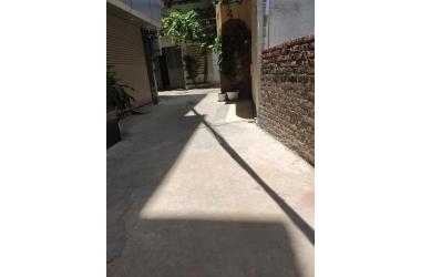 Cần tiền bán gấp đất Ngọc Lâm 52 mét giá 2.8 tỷ , ô tô đỗ cửa , lô góc